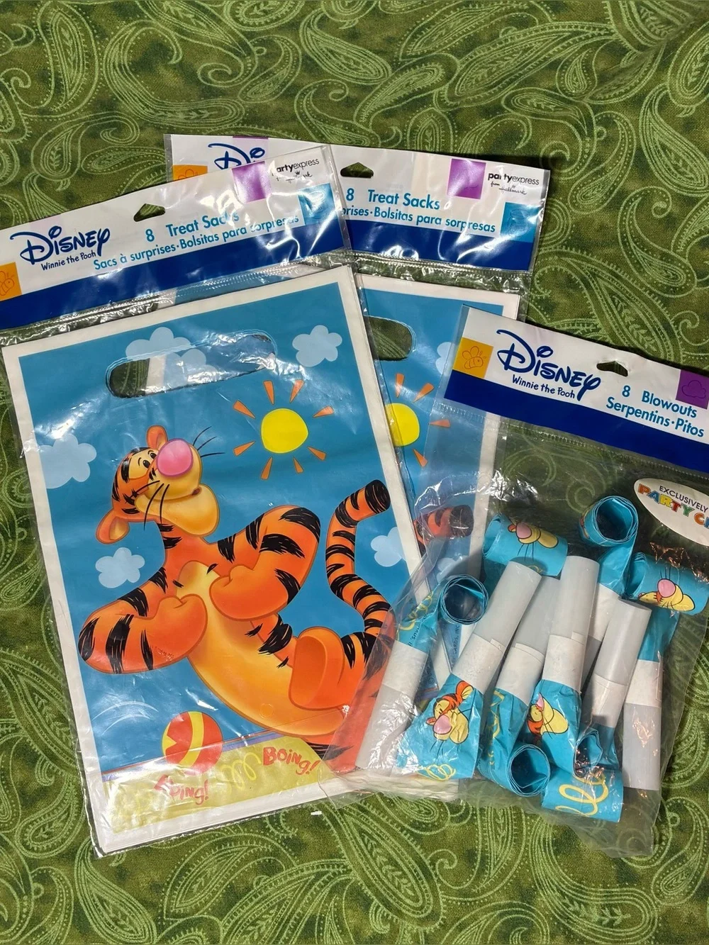 Bouncing TIGGER LOT 16 Treat Sacks Favor Bags 8 Blowouts NIP NOS Hallmark Disney